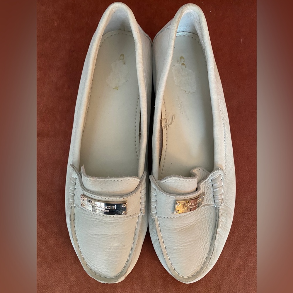 Supple leather flats/loafers/driving shoes